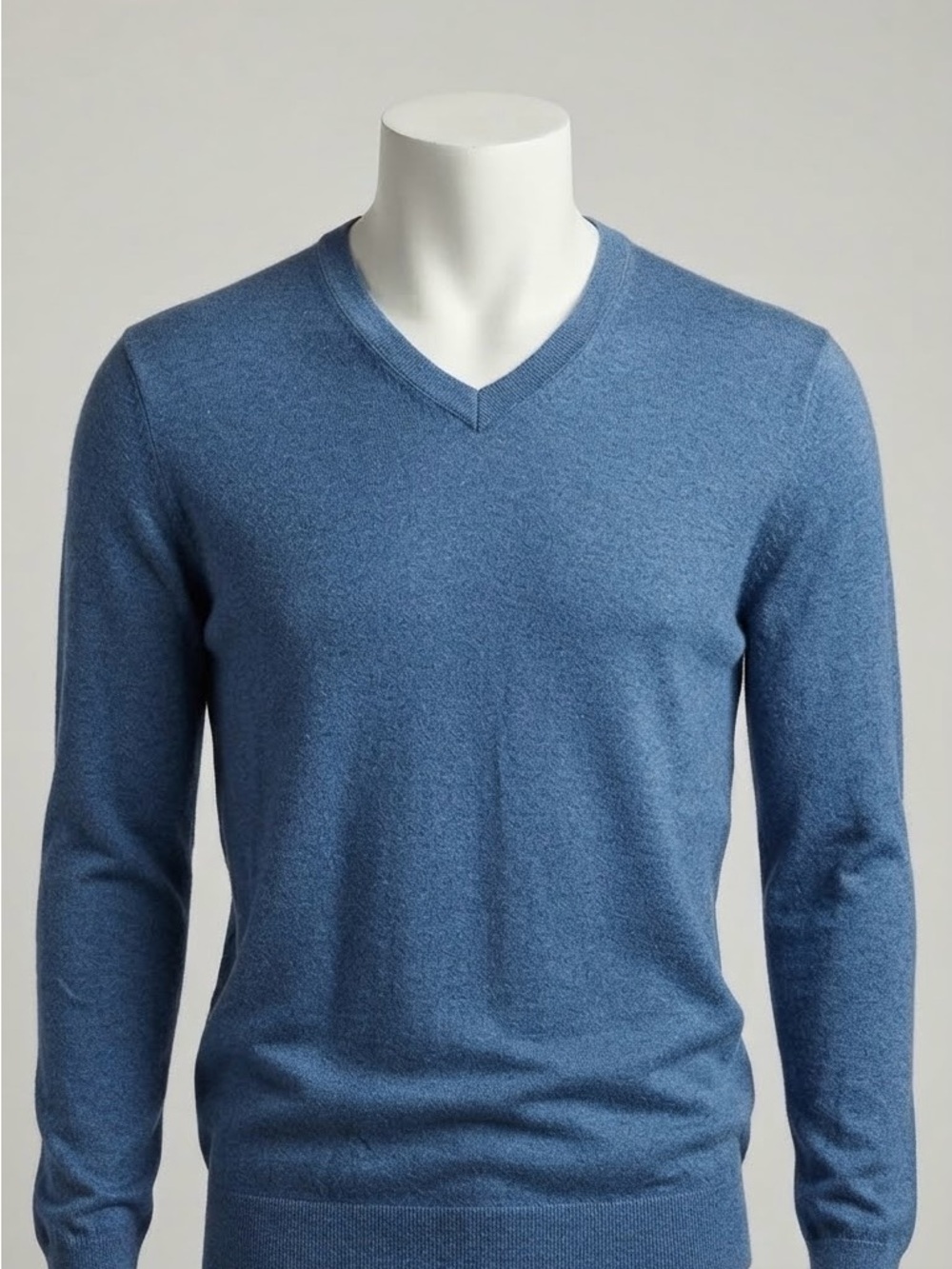 Banana Republic Premium Luxe Yarn Men's V-Neck Cashmere Sweater - Blue